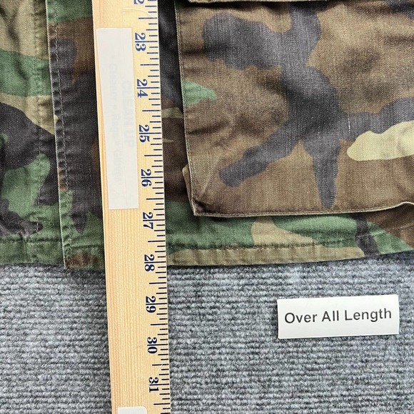 Vtg Distressed Military Woodland Camo Combat Field Jacket Mens Small Regular BDU - Picture 9 of 13